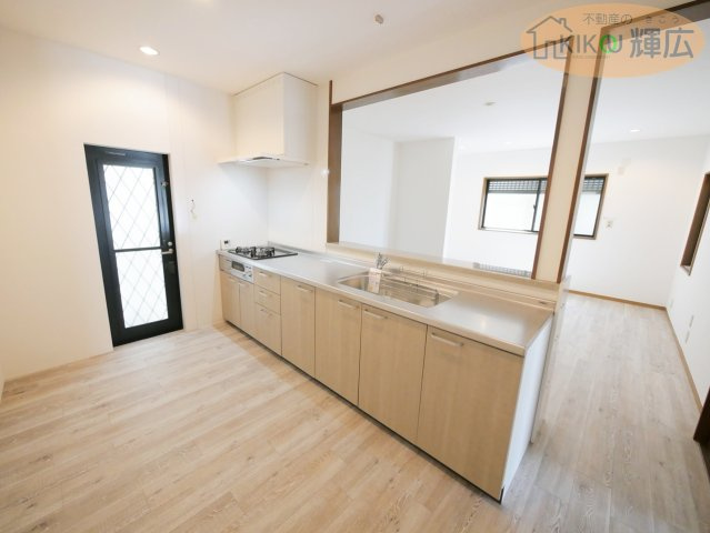 明石市魚住町西岡　中古戸建のキッチン