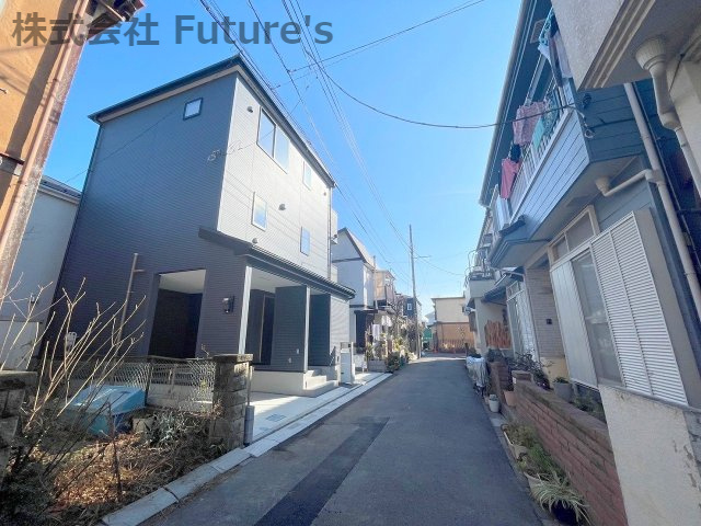 三郷市幸房　新築戸建　全1棟の前面道路含む現地写真|前面道路含む現地写真です。