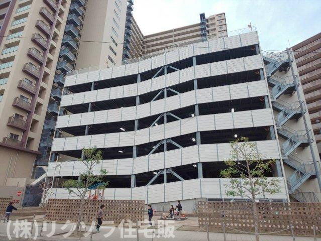 ブランズタワー香里園ロジュマンの駐車場|自走式立体駐車場