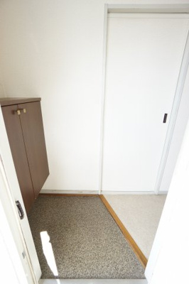 【玄関】 | ヴィラモデルナA | ※同物件・同タイプの写真です。