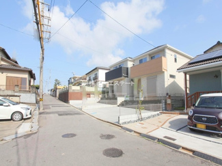 【前面道路含む現地写真】