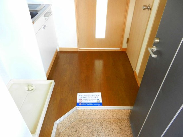 レオパレスピュアの玄関