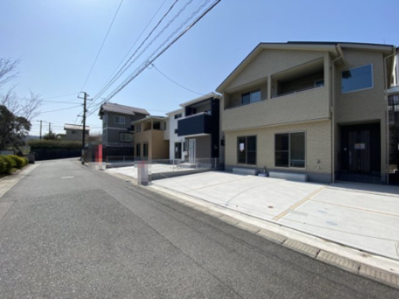 新築戸建　伴西4丁目（No.3／No.3）の前面道路含む現地写真