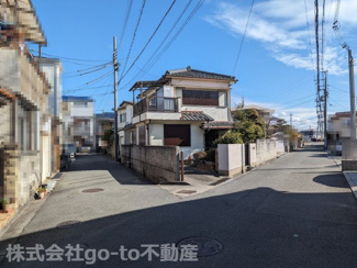 【前面道路含む現地写真】