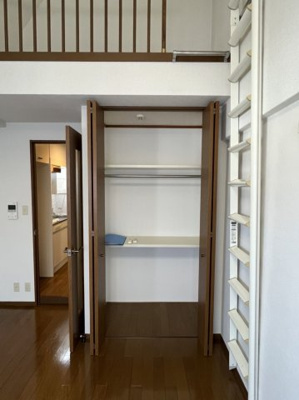 【収納】 | デューク高宮 | 別号室の写真になります。現況優先。