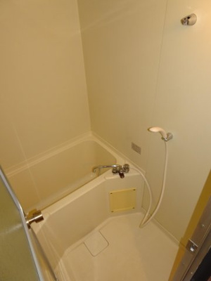 【浴室】 | OAK VILLA NAKASU 8th | 別号室の写真になります。現況優先。