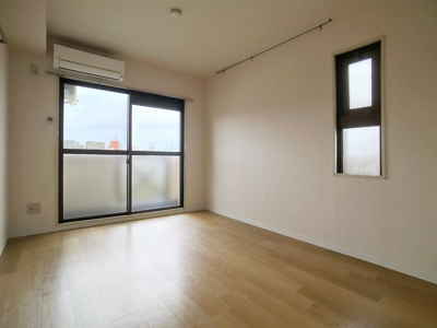 【居間・リビング】 | グレイス井尻第二 | 別号室の写真になります。現況優先。