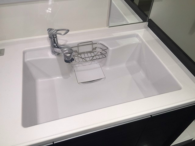 キッチンと洗面所が一体になっています。※別部屋のお写真になります