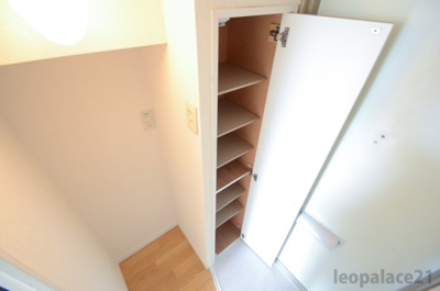 【玄関】 | レオパレスユーハイツ | 画像9