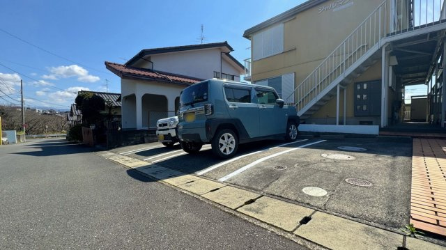 シャルマン豊の駐車場