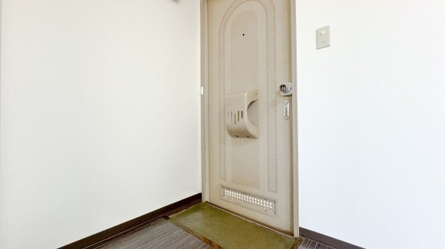 シャルマン豊の玄関