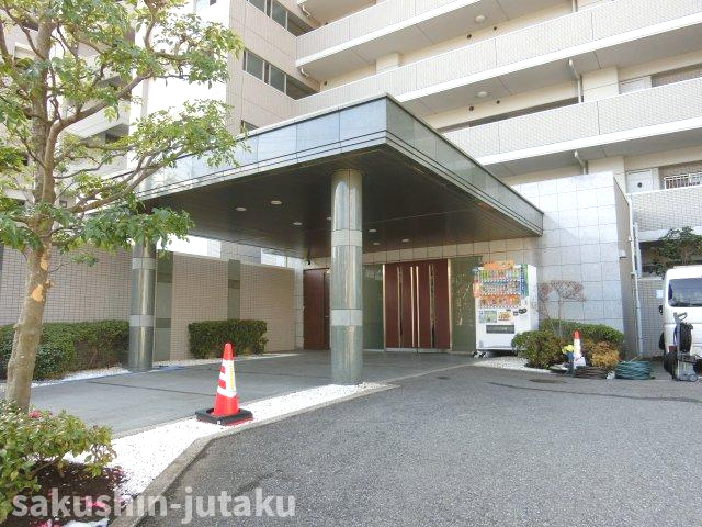 リバージュガーデンウィズ八千代のエントランス|お洒落なエントランス