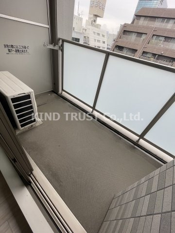 エスリード南森町のバルコニー