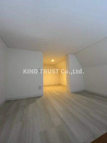 クイーンズコート天満の居間・リビング|使いやすいリビングです