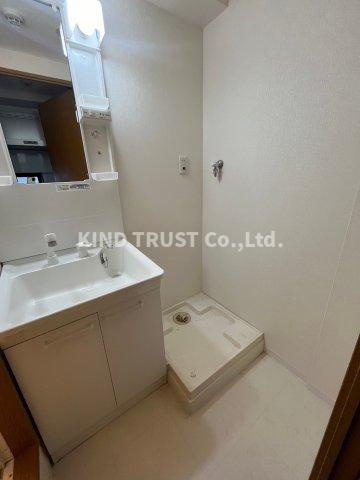 クイーンズコート天満の洗面所|ゆったりとスペースのある洗面所