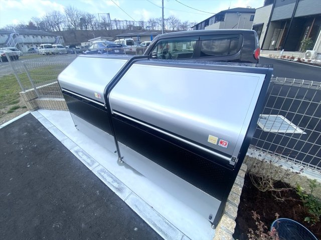 アンシャンテ　コウモト　Ａの駐車場