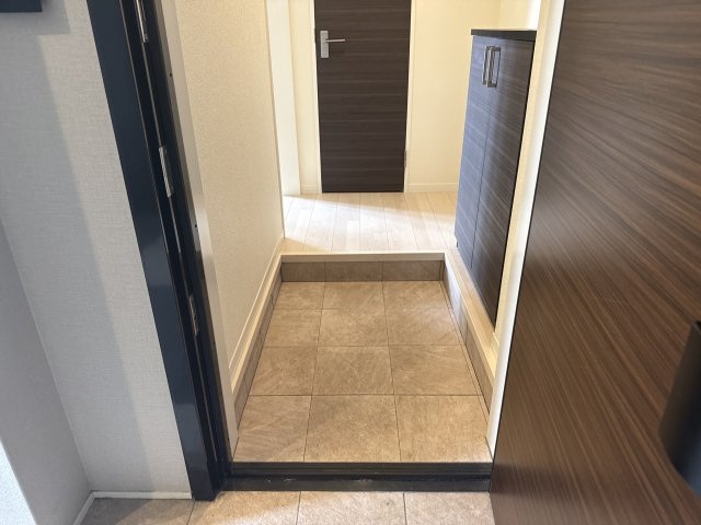 Grand Maison延末東の玄関