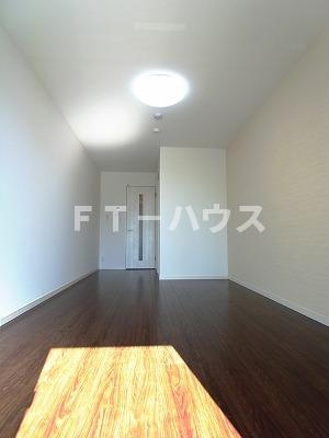 リブリ・メープルの寝室