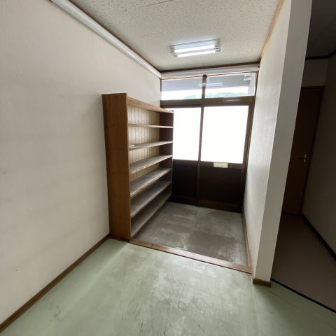 加藤アパートの玄関