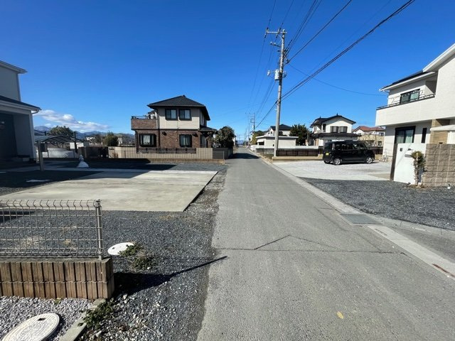 上里町大字長浜　中古1980の前面道路含む現地写真