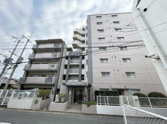 【外観】 | 今宿駅まで徒歩9分の好立地。小学校が近く、徒歩圏内に生活利便施設が充実しているので子育て中のファミリーにおススメです♪