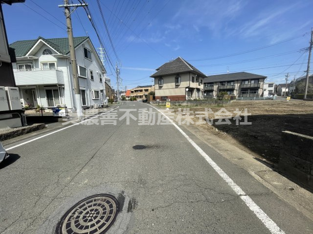 ６２３７６　岐阜市本荘西１丁目土地の前面道路含む現地写真