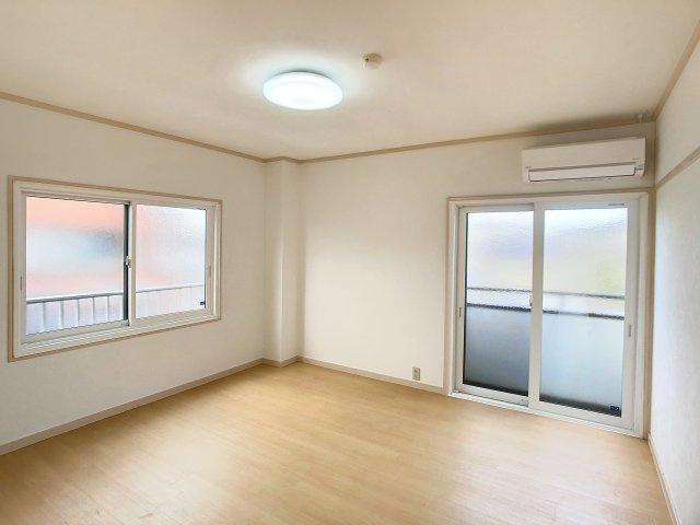西口朝日マンションの洋室