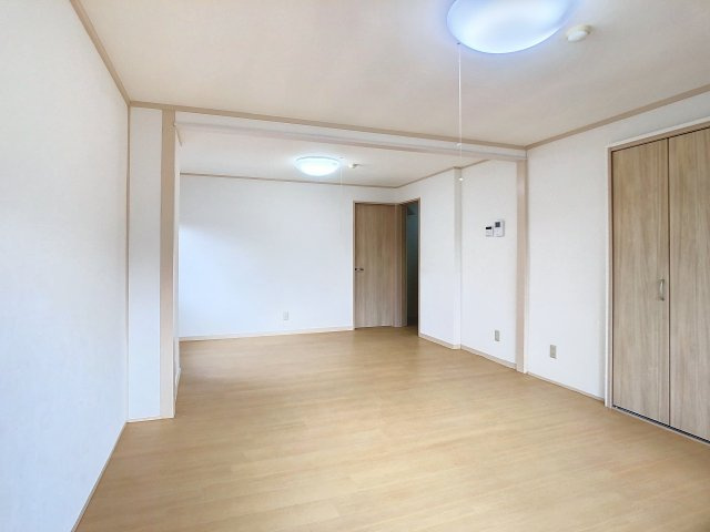 西口朝日マンションの居間・リビング