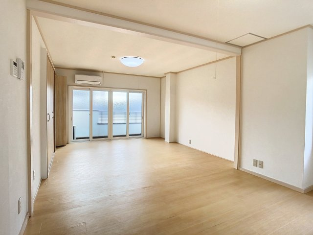 西口朝日マンションの居間・リビング