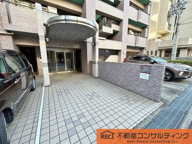 ウォームスヴィル六甲スクエアのエントランス
