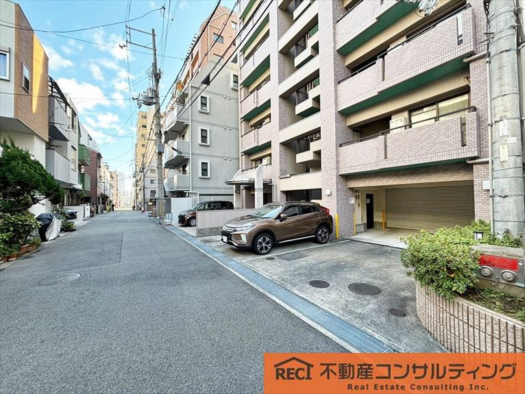 ウォームスヴィル六甲スクエアの駐車場