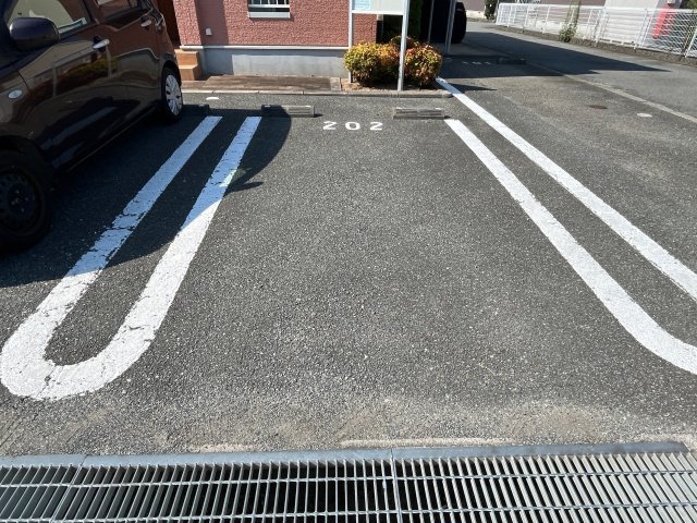 フィールドパレスＶの駐車場