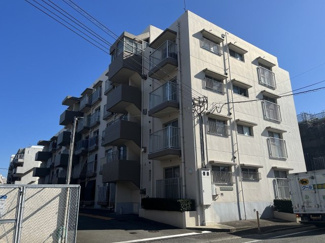 【外観】 | バイパスや高速が近く、車での移動が便利な立地です。周辺環境も良好で、永く快適に暮らせます