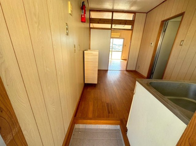 【玄関】 | 上原アパート（金城） | 上原アパート（金城）★那覇市金城エリア
※写真は反転タイプのお部屋になります