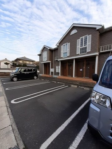 エテルノの駐車場