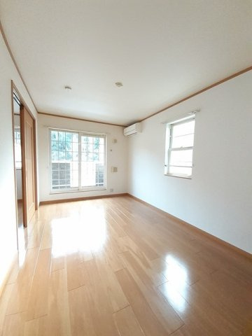 エテルノの居間・リビング