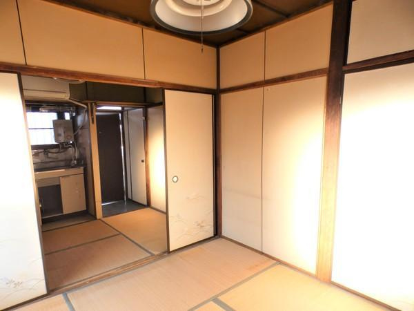 尾本荘の居間・リビング