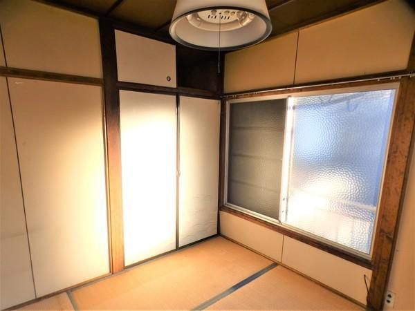 尾本荘の居間・リビング