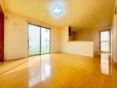 【居間・リビング】 | 池田市緑丘2丁目貸家