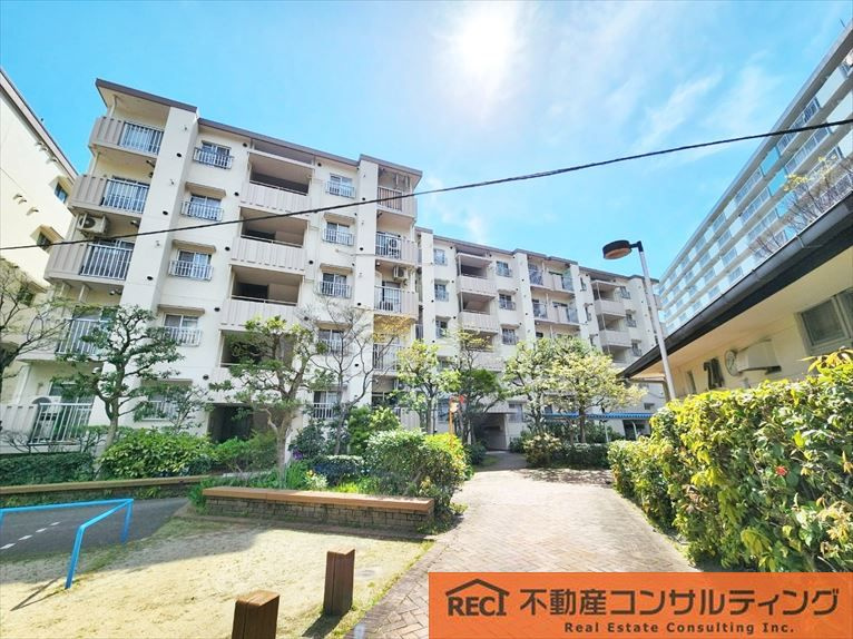 今津浜パークタウン18号棟の外観