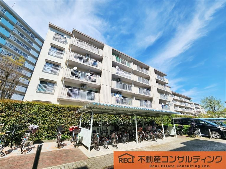 今津浜パークタウン18号棟の外観