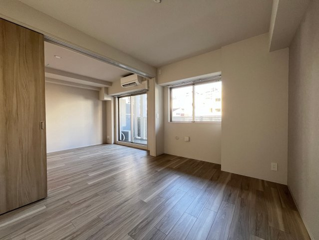アーバネックス南新町の洋室