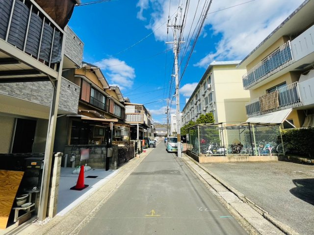 太秦中筋町の前面道路含む現地写真