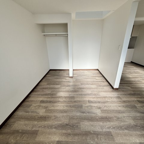 リベルテ桜木の洋室