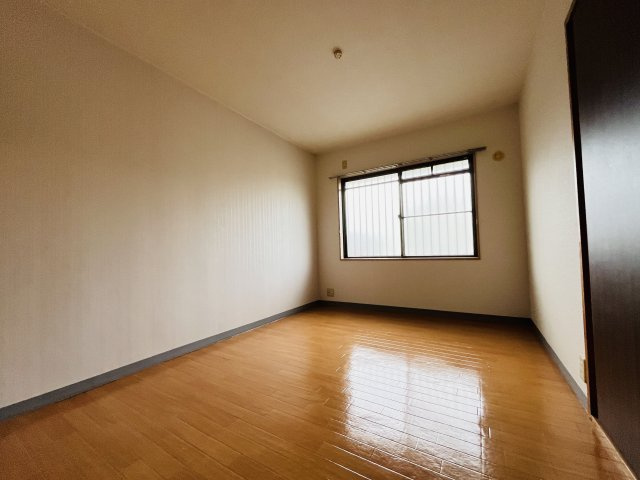 いわとハイツの洋室