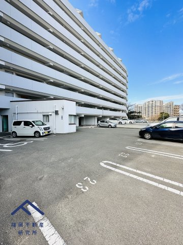 大橋バーデンハイツの駐車場