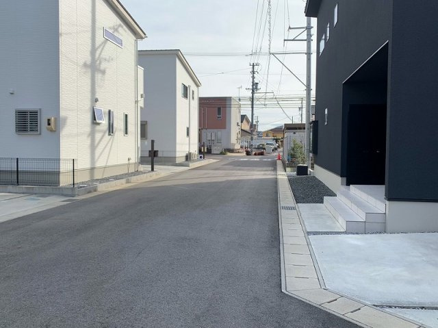 【前面道路含む現地写真】 | 各務原市鵜沼羽場町２丁目