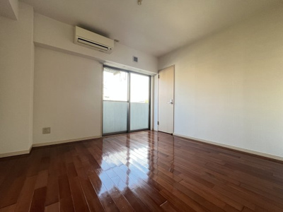 【居間・リビング】 | フォーエス保田窪 | 別部屋の写真の為現況優先とさせて頂きます。