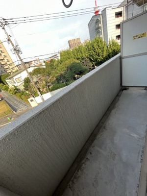 【バルコニー】 | フォーエス保田窪 | 別部屋の写真の為現況優先とさせて頂きます。