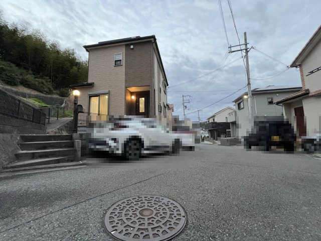 海南市大野中・中古戸建・114548の前面道路含む現地写真